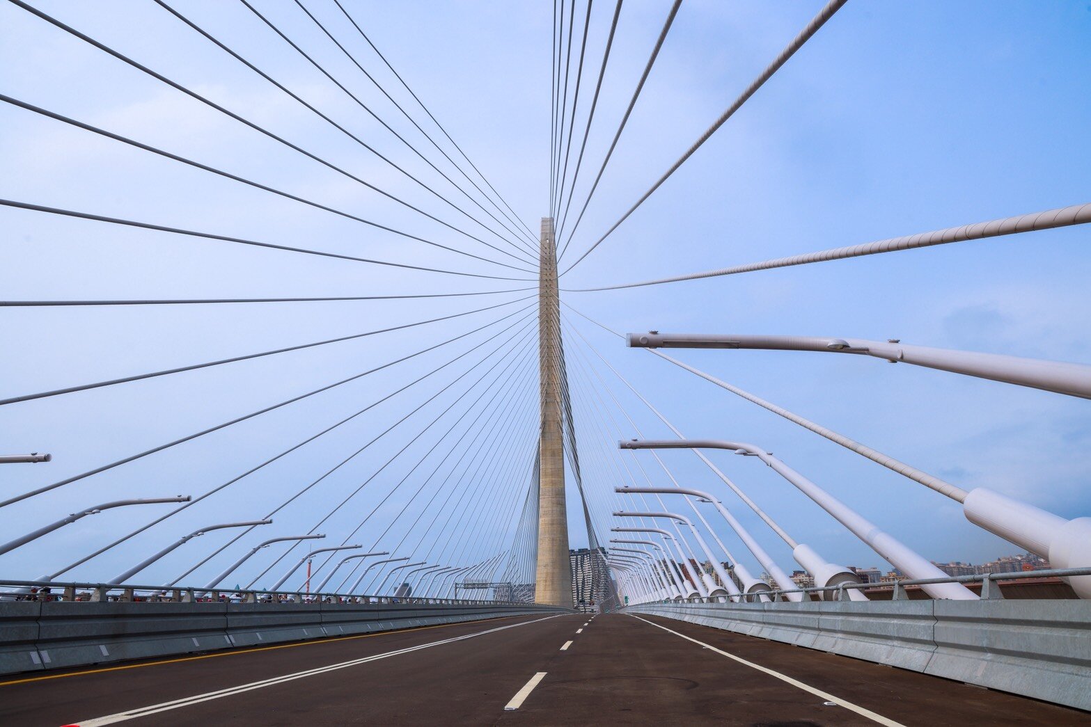 淡江大橋機車道安全遭質疑　新北議員盼改善