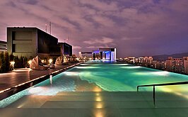 「美術皇居」生活圈機能佳　擁大片綠地