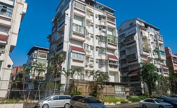 玫瑰中國城 1字頭受歡迎輕軌帶旺蛋殼區 實價登錄比價王