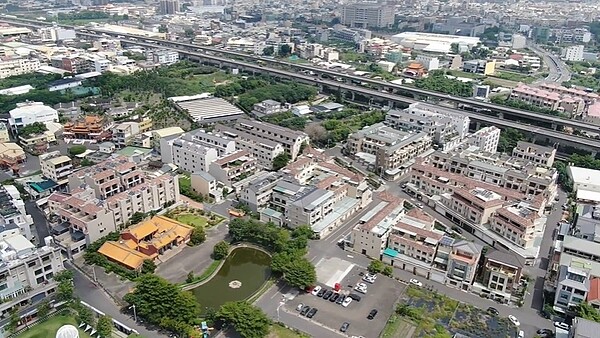 網友不解員林的房價到底在貴什麼?圖/翻攝彰化縣地政處重劃科YouTube