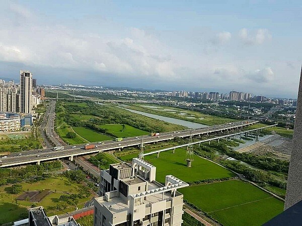 竹北市吸引了大量的科學園區工作人口,不僅為竹北市帶來人口成長、提高了住民的所得水準,也帶動房市交易的熱度。圖/永慶房產提供