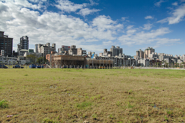 買房抗通膨趁現在？專家：自住莫等「花謝」、投資人快「保命」