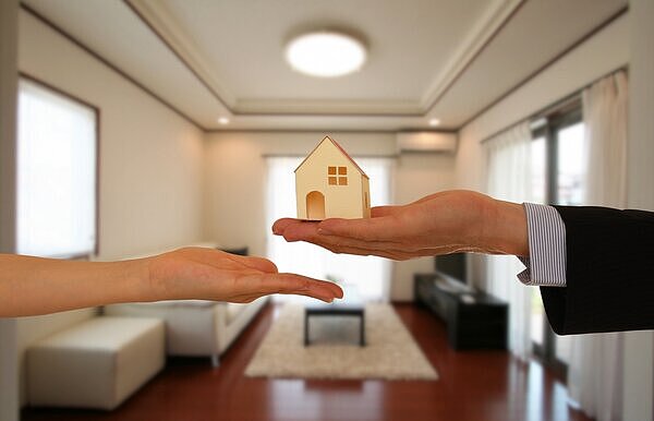 房東帶看先收100元她怨不合理　過來人揭背後原因