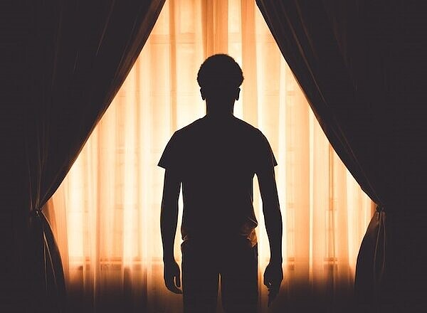 男大生租屋處輕生亡！　房東向「同住室友」討錢吞敗
