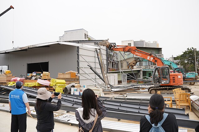 竹縣湖口鄉一處農地工廠遭強制拆除。圖/新竹縣政府