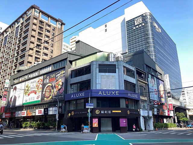 蟬連17年的桃園地王仍由位於桃園區中正路與復興路口的商業區角地拿下。圖／桃園地政局