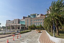 高雄義大醫院升格醫學中心　加薪留住員工