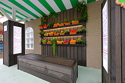 基隆女中候車亭變身　打造色彩繽紛「水果攤」