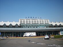 高雄機場航廈整建計畫啟動　東側立體停車場動工