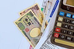 日本擬取消小額包裹關稅豁免　明年後考慮改課消費稅