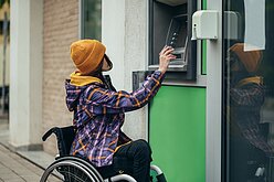 12家銀行無障礙措施訪查合規　金管會今年持續辦理