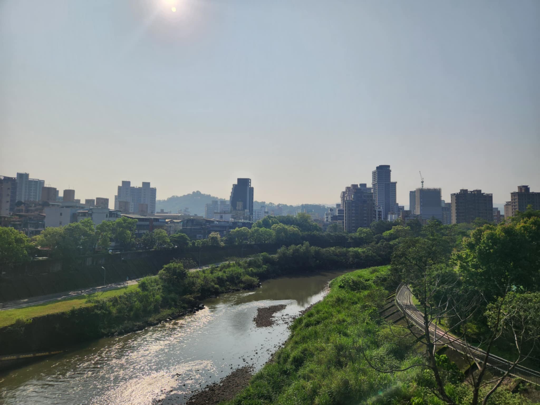 雙北花東亮高溫燈號。圖／5168實價登錄比價王資料照