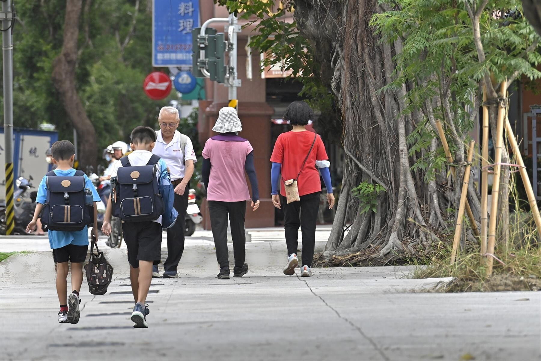 高市苓洲國小通學步道換新 營造通行友善環境