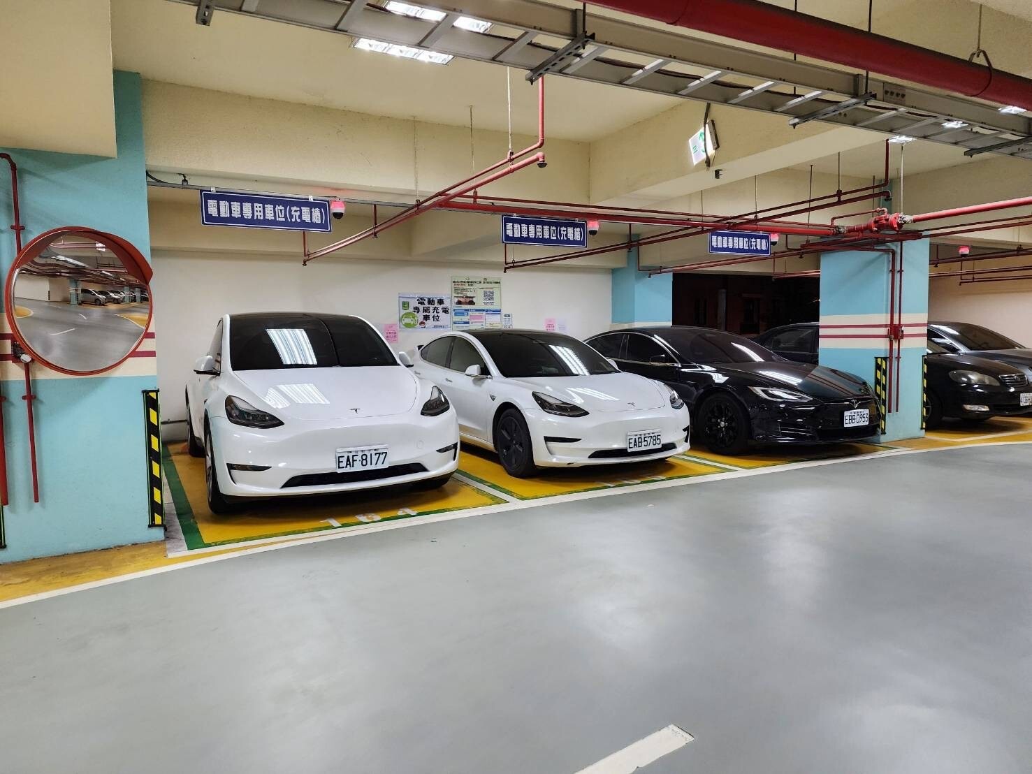 重機停汽車位引爭議　侯友宜：試辦可停2機車格
