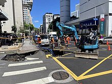 北市路面現2公尺坑洞　工務局：自來水管鬆脫所致