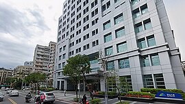 颱風丹娜絲來襲　壽險業提供受災保戶續期保費緩繳