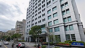 颱風丹娜絲來襲　壽險業提供受災保戶續期保費緩繳