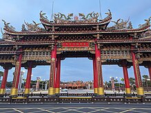 南鯤鯓代天府牌樓塌　廟方規劃收藏檜木結構