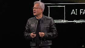 黃仁勳稱AI熱潮遠未結束　將擴大為數兆美元市場