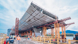 淡江大橋將合龍　網友揪拍橋體缺口殘影夕照美圖