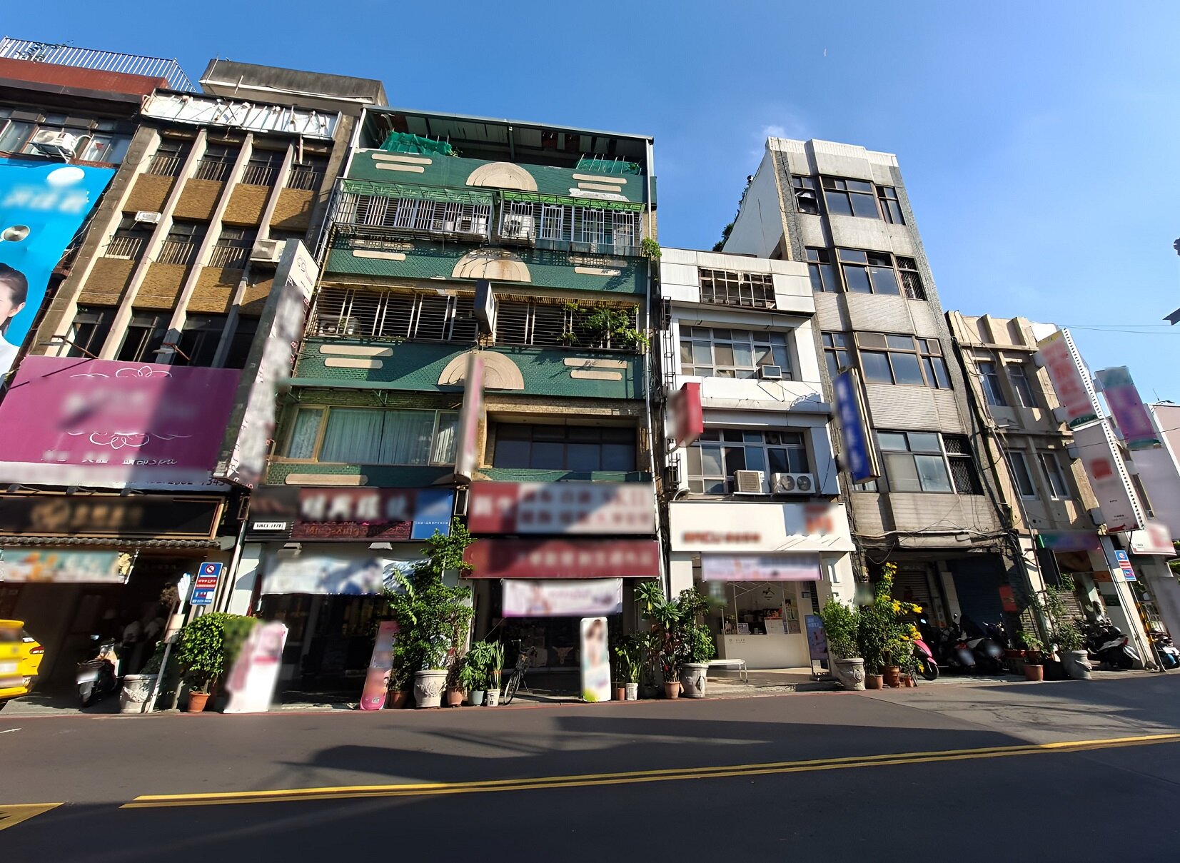 新北市樹林區鎮前街立面修繕案更新前照片。圖／新北市政府