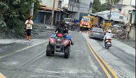 鏟子超人湧花蓮災區　醫院提醒淤泥恐暗藏尖銳物