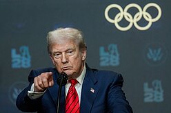 川普加徵進口木材家具關稅　恐加劇美國房市壓力