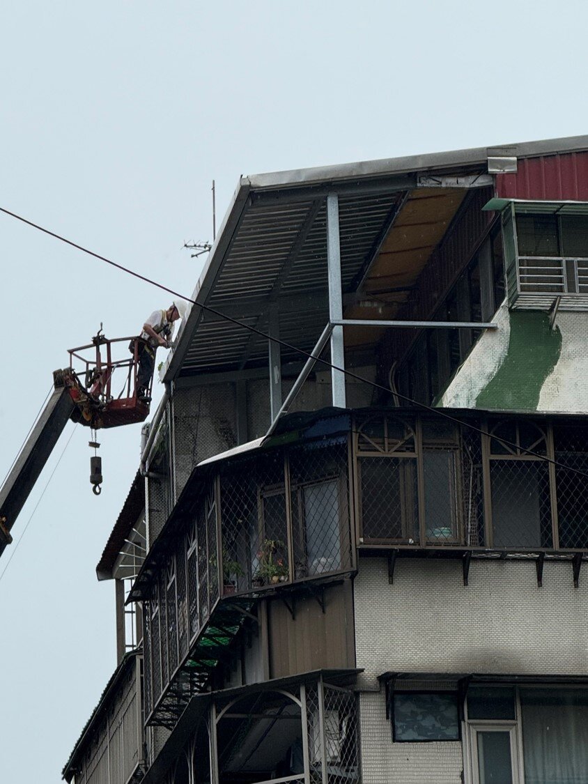 切勿違建!擅搭建物經強制拆除將依法收取代拆費用。圖/北市建管處提供