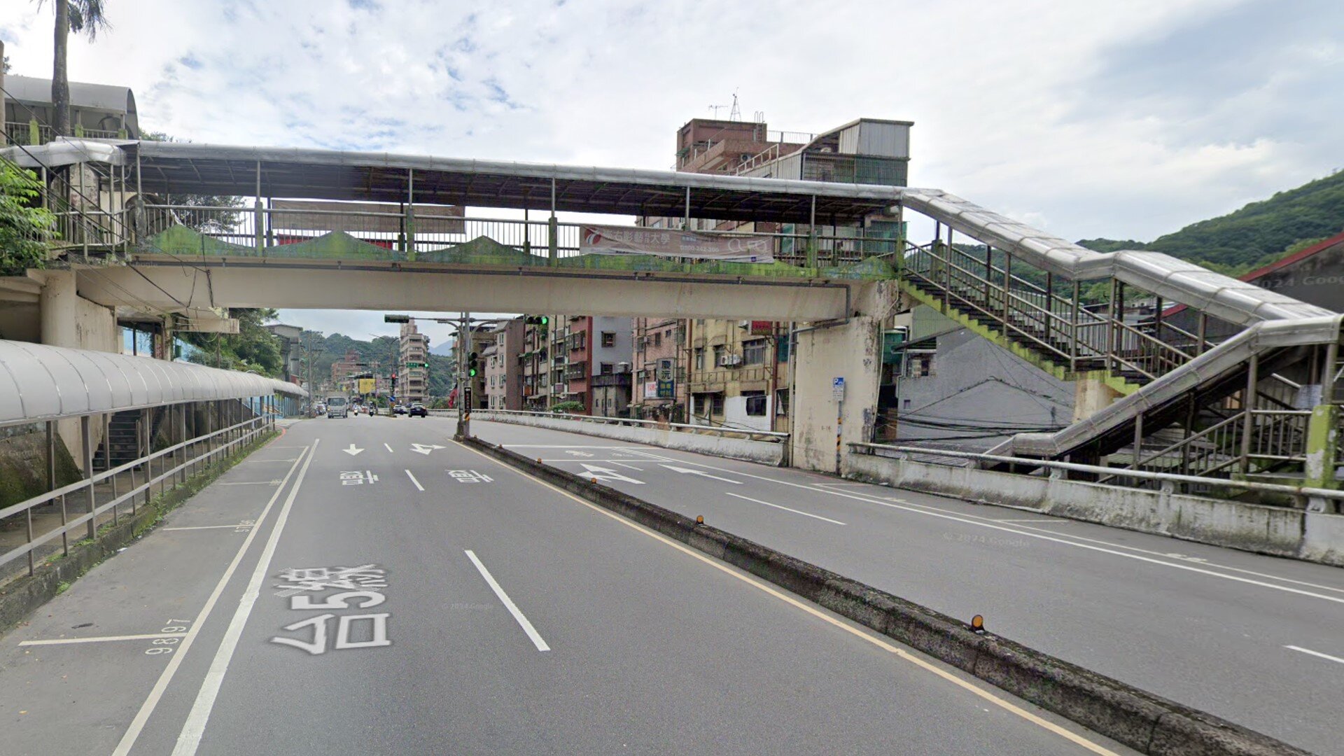 基市：南新街人行陸橋使用率低　擬爭取經費拆除