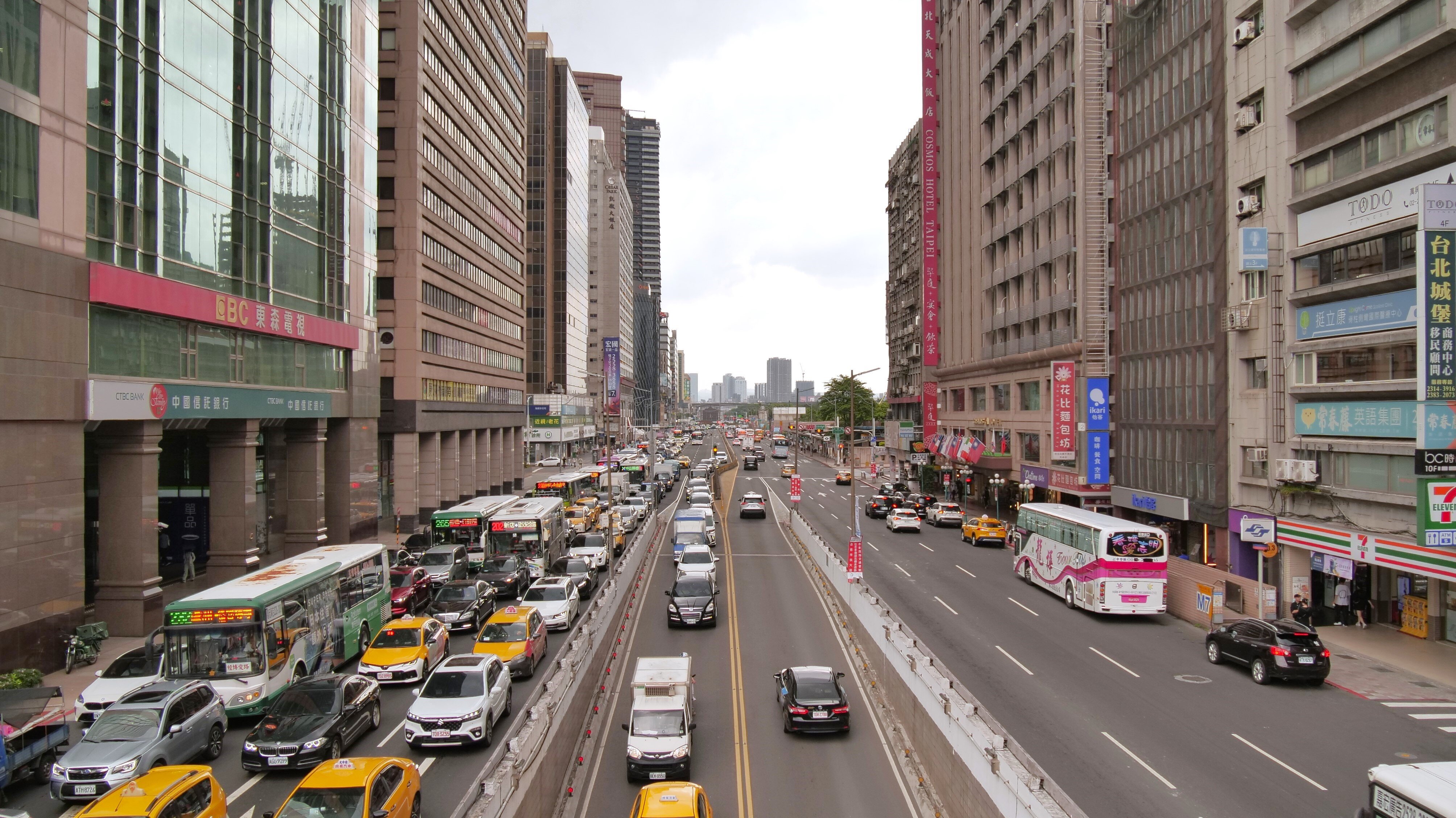 東北季風影響早晚偏涼 清晨水氣仍多。圖/5168實價登錄比價王資料照