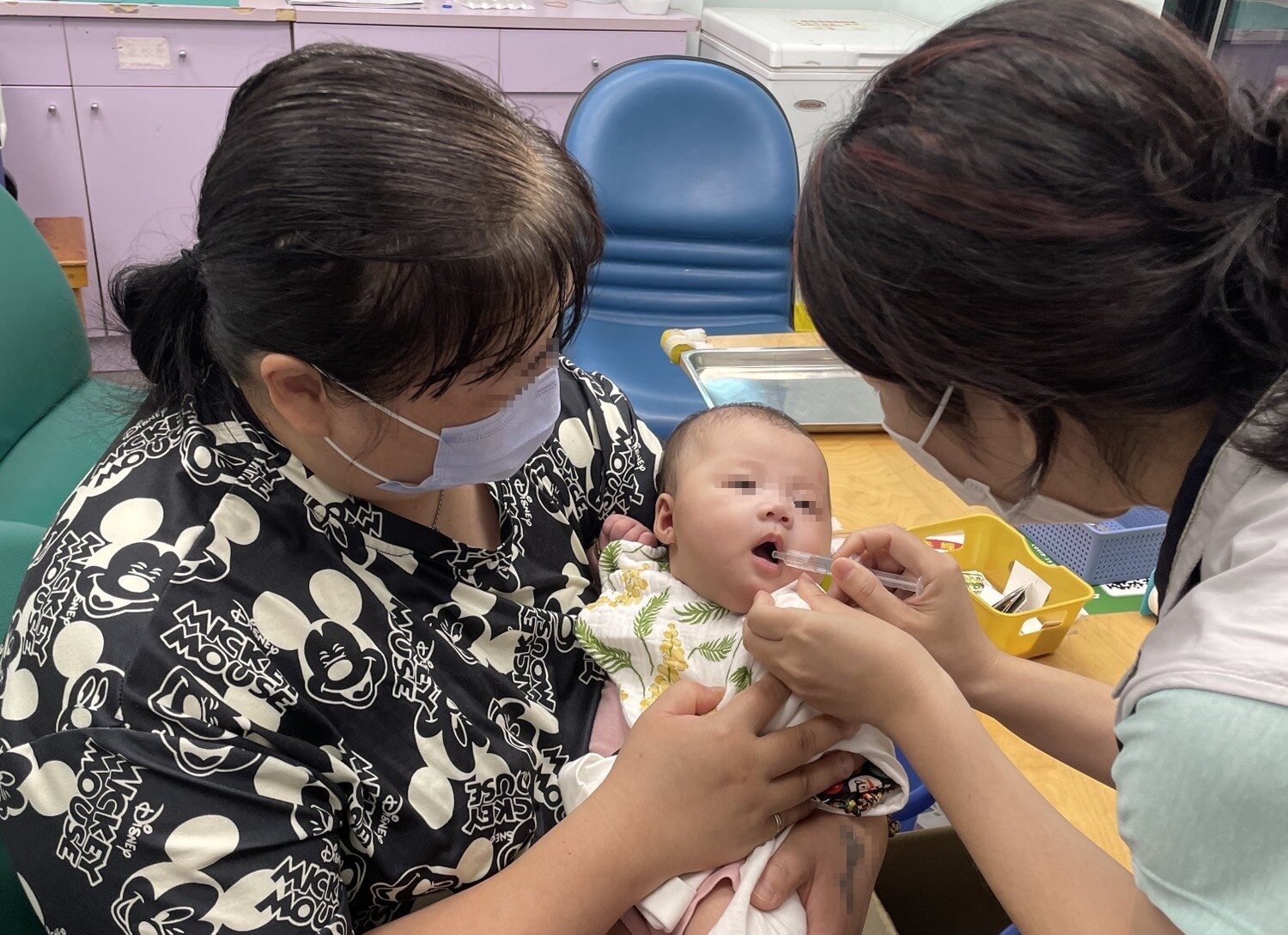 新北市自3日起擴大13偏區嬰幼兒全額補助輪狀病毒疫苗。圖／新北市衛生局提供