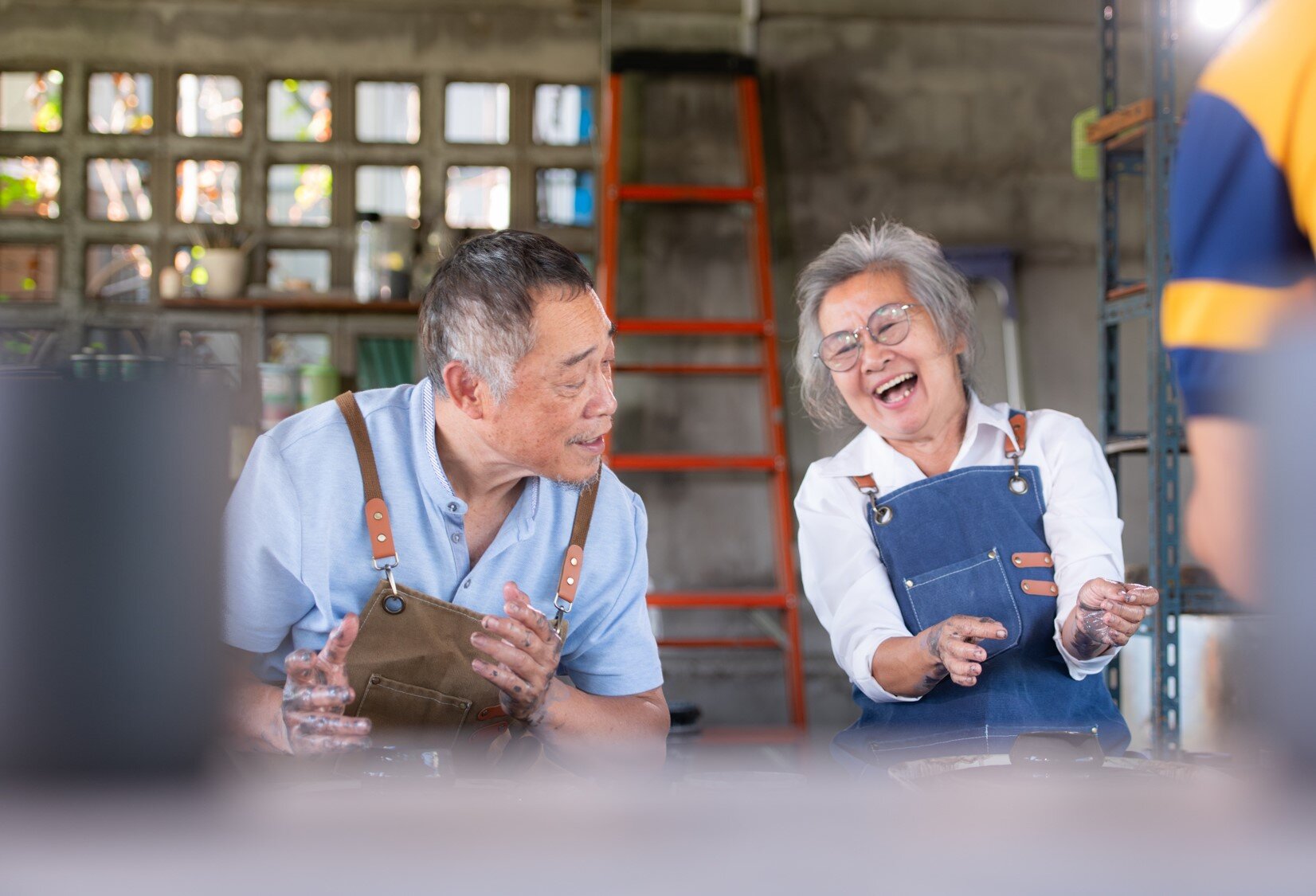 中高齡勞工不退場　就業保險取消65歲投保上限。圖／envato