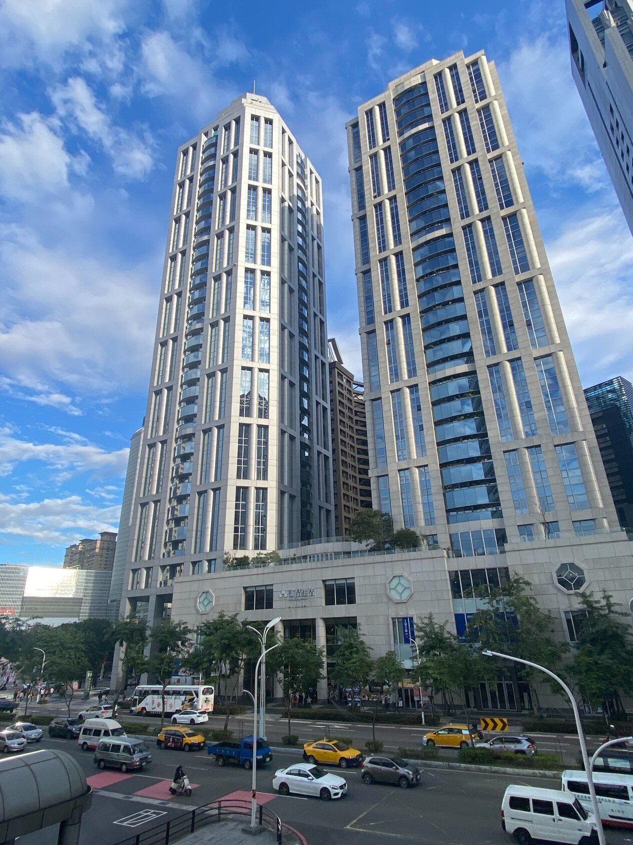 115年度新北市地王為板信商業銀行雙子星總部大樓。圖／新北市府提供