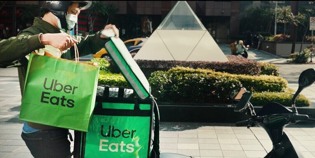 外送平台專法三讀通過，經部將訂商家合作契約範本。圖／取自Uber官網