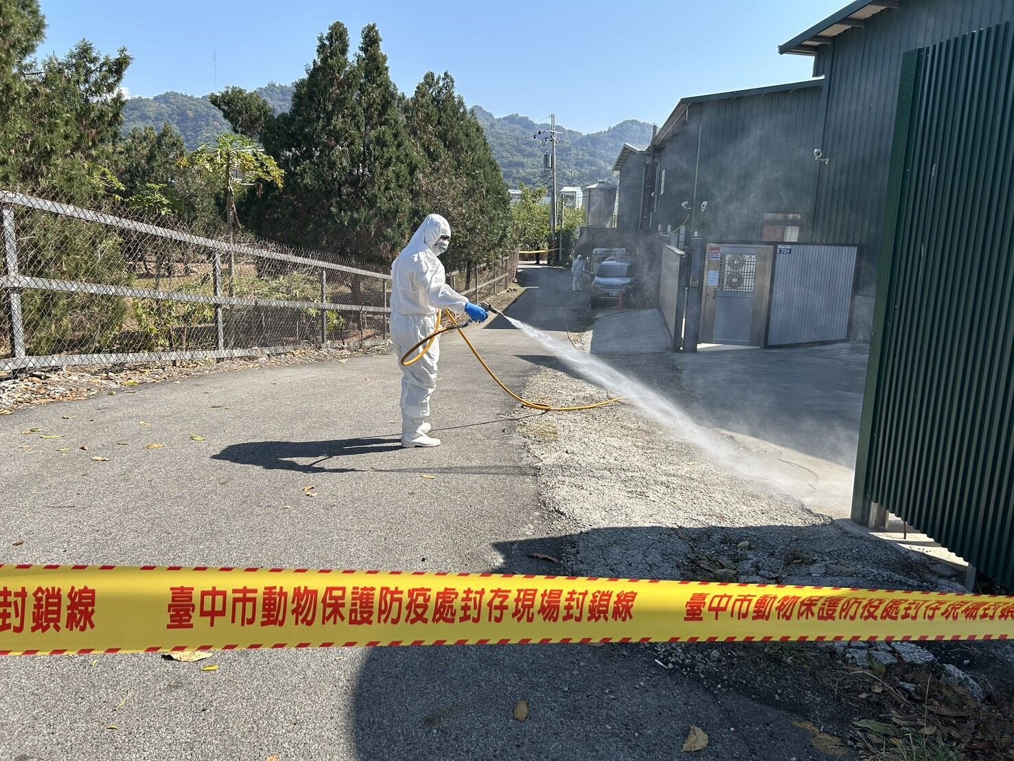 台中市豐原一處蛋雞場爆發禽流感個案,台中市府成立前進指揮所,完成消毒撲殺並將依法開罰。圖/台中市政府提供