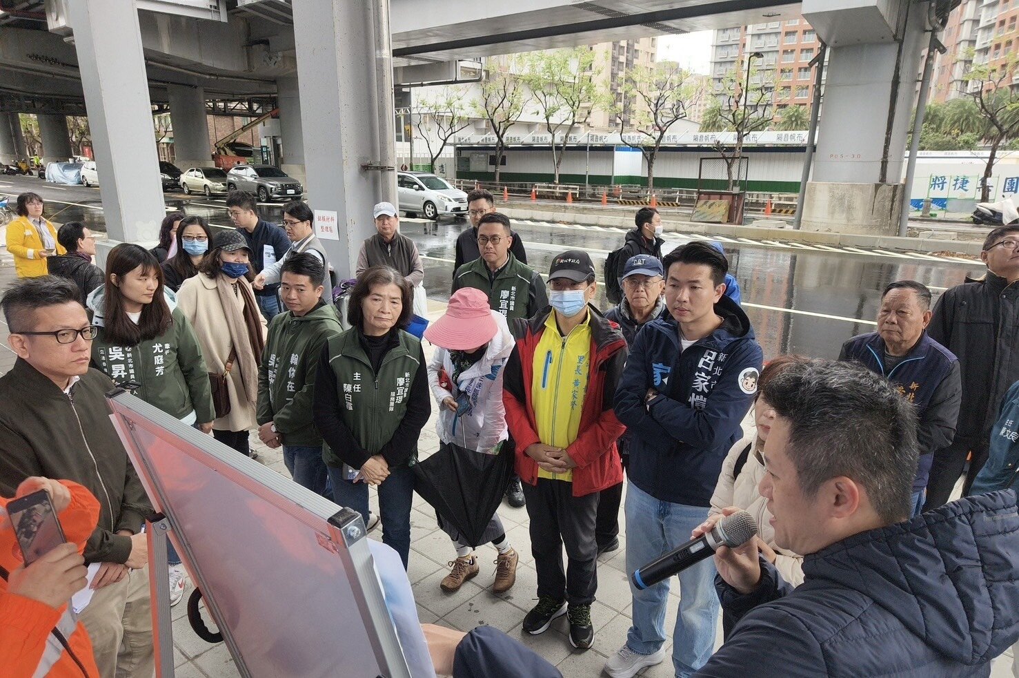 捷運三鶯線改善隔音牆降噪，學校人口密集區優先。圖／新北市府提供