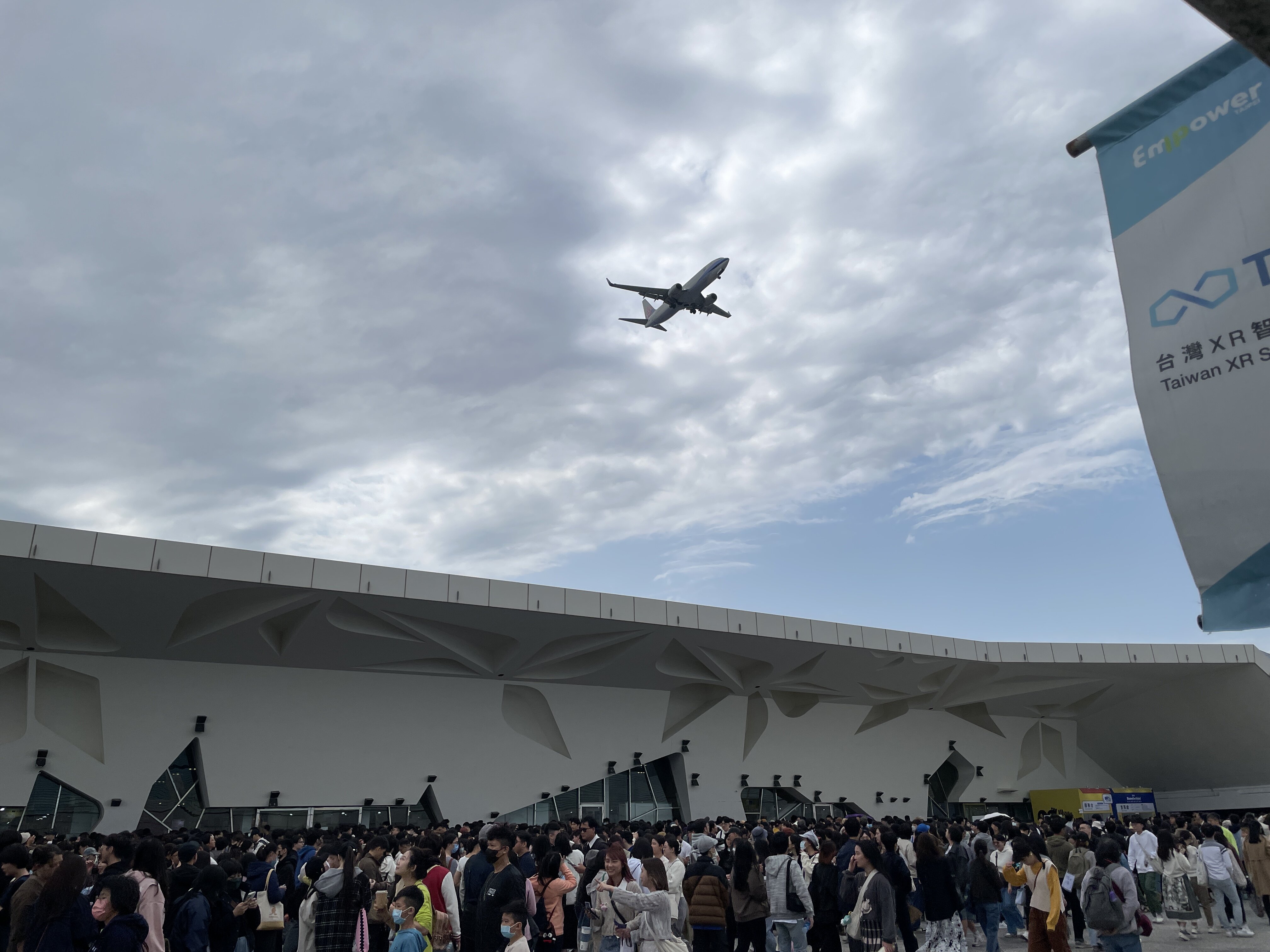 減班休息3839人 企業反映受美關稅影響逾7成。圖/5168實價登錄比價王資料照